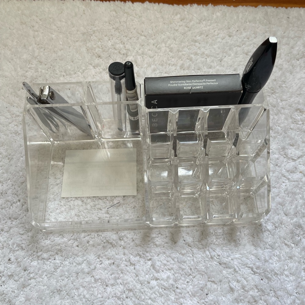 MAKE UP ORGANIZER